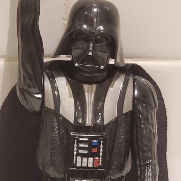 HASBRO Darth Vader Action Figure with Cape - Picture 2 of 7